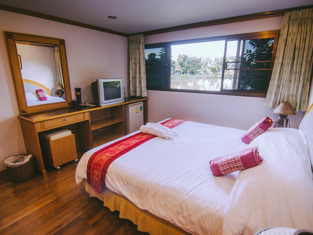 Tanita Lagoon Resort Udon Thani Phòng bức ảnh