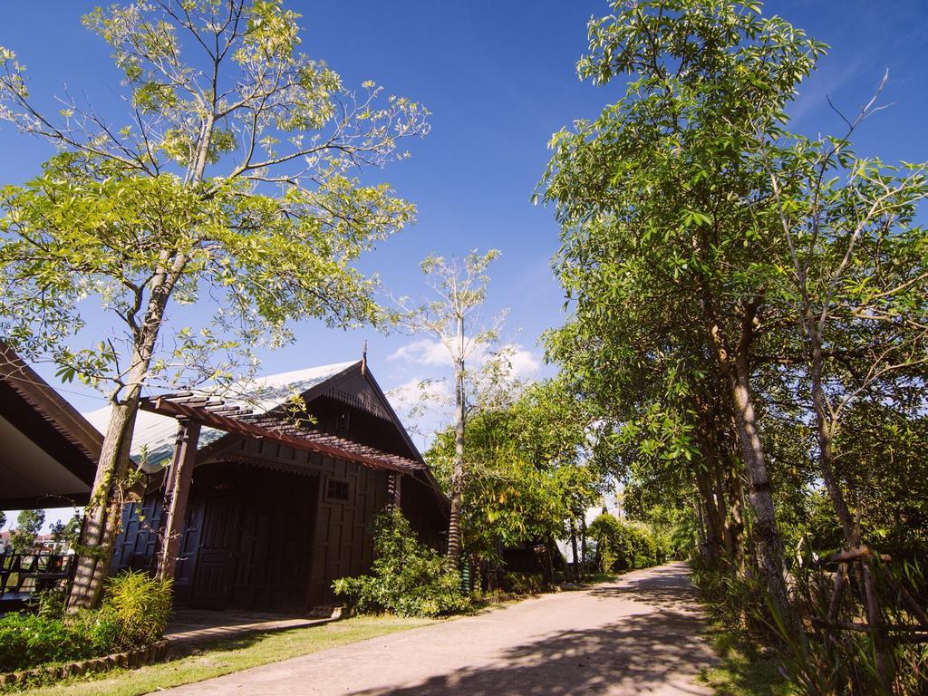 Tanita Lagoon Resort Udon Thani Phòng bức ảnh
