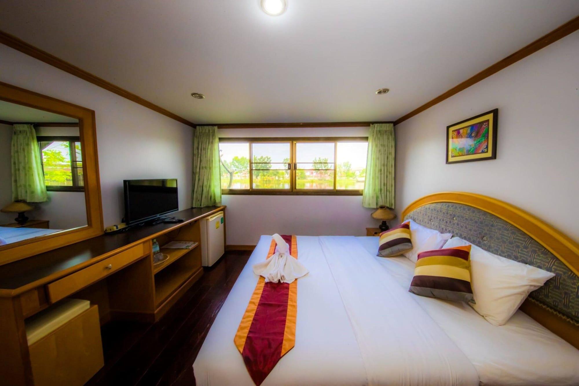 Tanita Lagoon Resort Udon Thani Ngoại thất bức ảnh