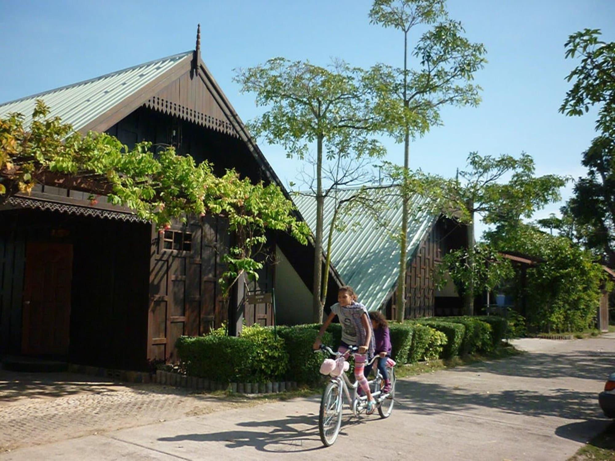Tanita Lagoon Resort Udon Thani Ngoại thất bức ảnh
