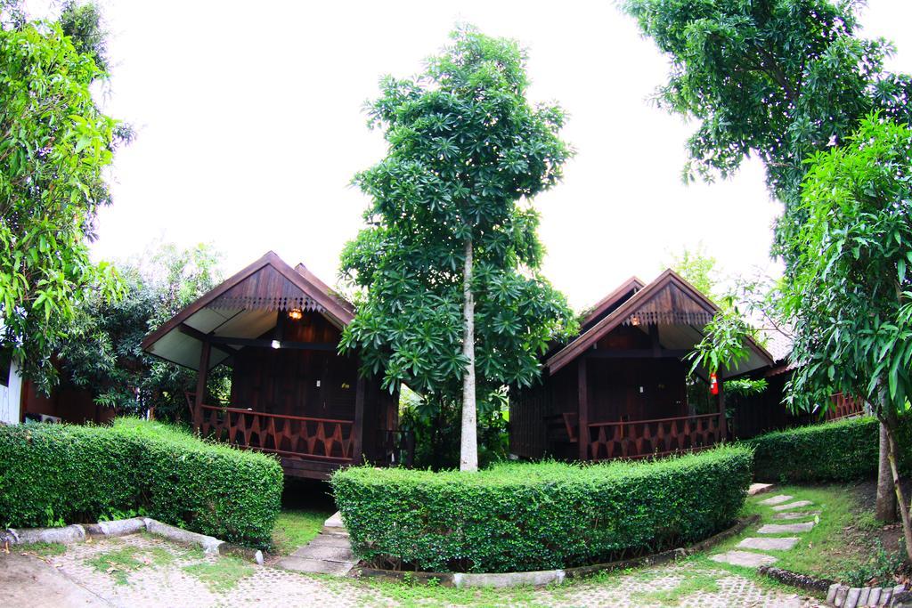 Tanita Lagoon Resort Udon Thani Phòng bức ảnh